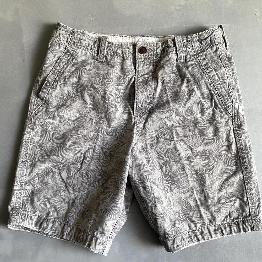 Abercrombie & Fitch Shorts Mens 32 Gray Button Fly‎ Pattern leaf